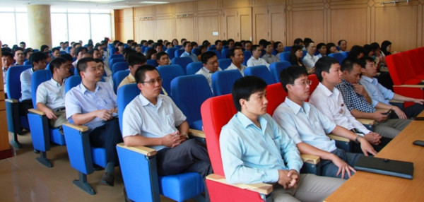 Viglacera tổ chức đại hội đại biểu CBCNVC thông qua Phương án Cổ phần hóa Công ty mẹ năm 2013